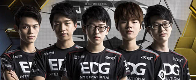 让人们对他 让人们对他