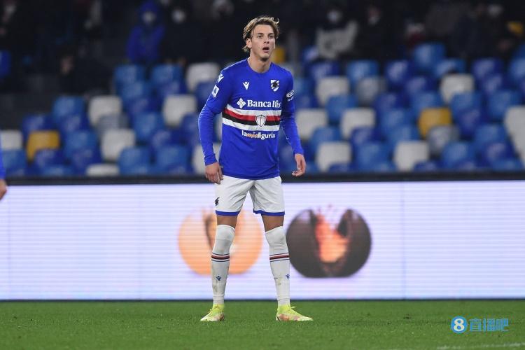 赛中展现自 赛中展现自