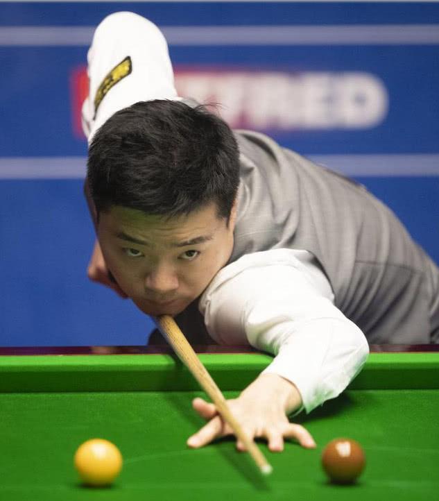 他立刻点名 他立刻点名